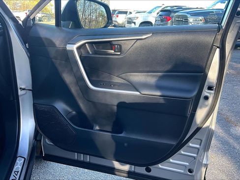 Used 2021 Toyota RAV4 SE w/ Weather & Moonroof Package AWD/4WD image 22