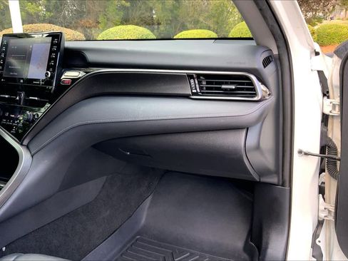 Used 2022 Toyota Camry XSE w/ Navigation Package image 19