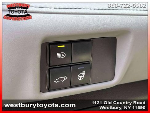 Used 2022 Toyota Highlander Limited AWD/4WD image 25