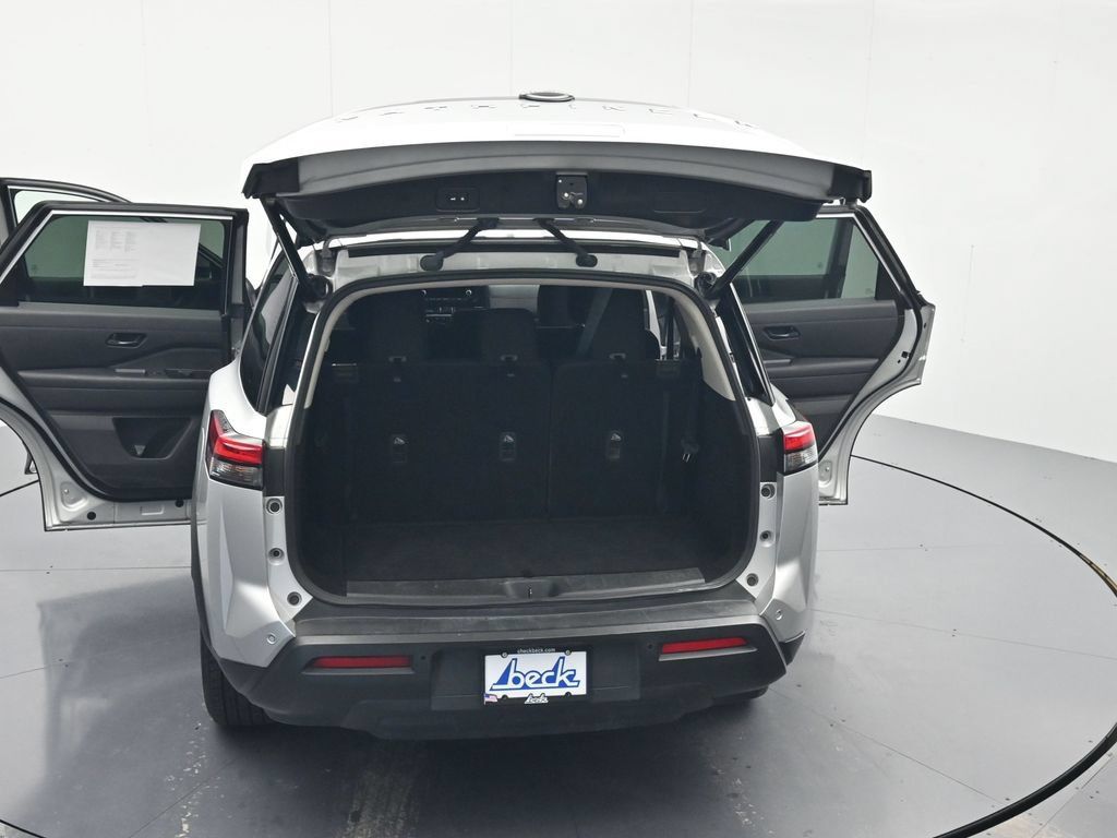 Used 2025 Nissan Pathfinder SV FWD image 46