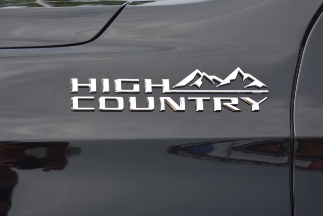 New 2026 Chevrolet Suburban High Country AWD/4WD image 10