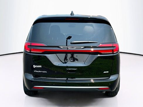 New 2027 Chrysler Pacifica Select AWD/4WD image 10
