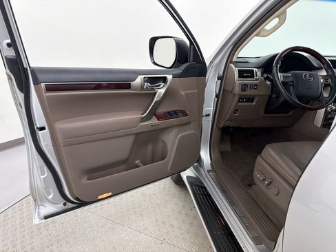 Used 2015 Lexus GX 460 w/ Premium Package AWD/4WD image 5