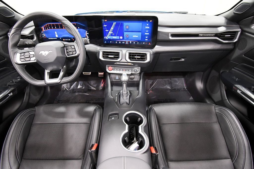 Used 2025 Ford Mustang GT Premium RWD image 3