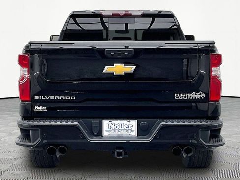 Used 2024 Chevrolet Silverado 1500 High Country w/ High Country Premium Package AWD/4WD image 4