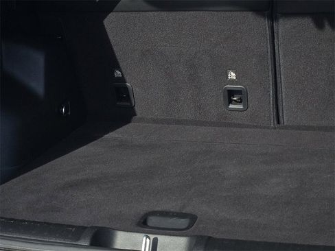 Used 2021 Jeep Cherokee Trailhawk image 8