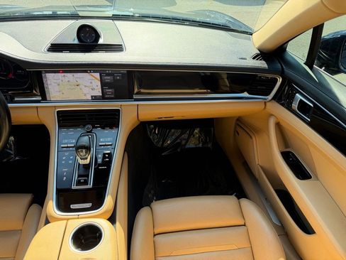 Used 2018 Porsche Panamera w/ Premium Package Plus RWD image 28