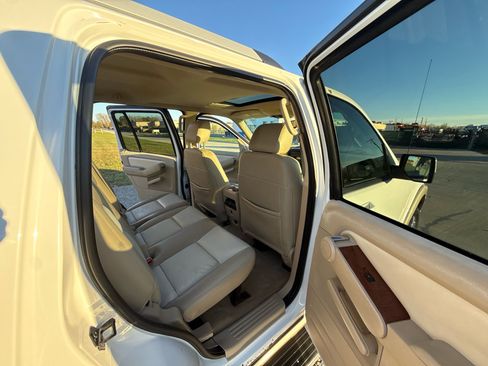 Used 2006 Ford Explorer Eddie Bauer image 15