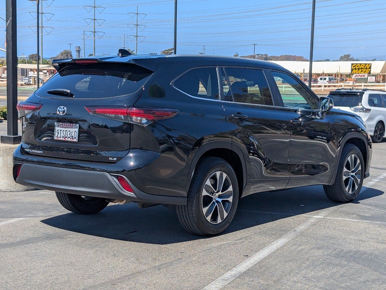 Used 2025 Toyota Highlander XLE FWD image 14