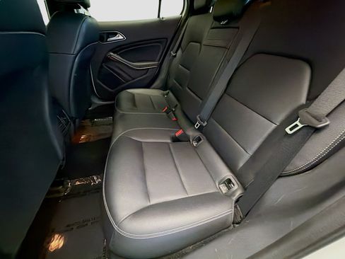 Used 2019 Mercedes-Benz GLA 250 4MATIC image 13