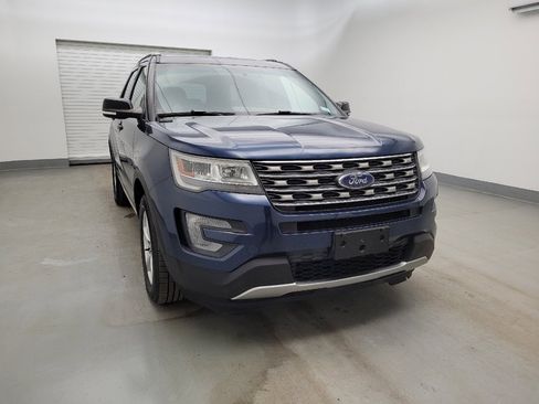 Used 2017 Ford Explorer XLT w/ Equipment Group 202A image 14
