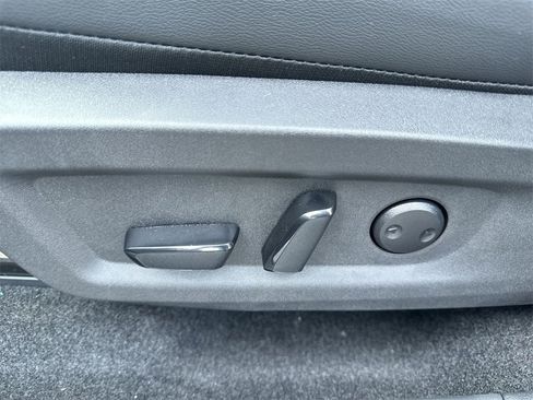 New 2025 Nissan Murano SV image 18