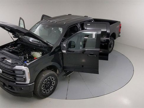 New 2025 Ford F350 Platinum w/ FX4 Off-Road Package image 42