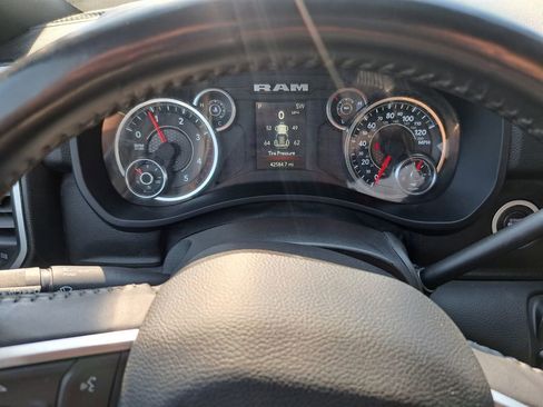Used 2024 RAM 3500 Big Horn AWD/4WD image 11