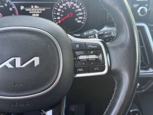 Used 2022 Kia Sorento LX AWD/4WD image 29
