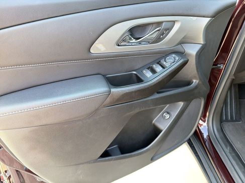Certified 2023 Chevrolet Traverse LT FWD image 13