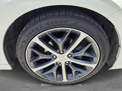 Used 2023 Honda Civic Touring image 9
