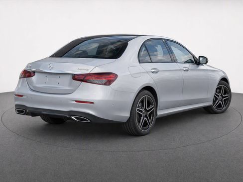 Used 2021 Mercedes-Benz E 450 4MATIC Sedan image 4