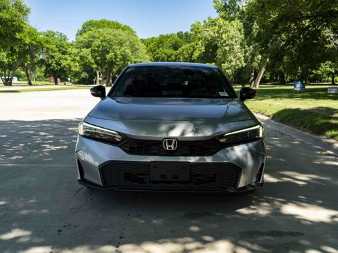 Certified 2025 Honda Civic Sport image 3