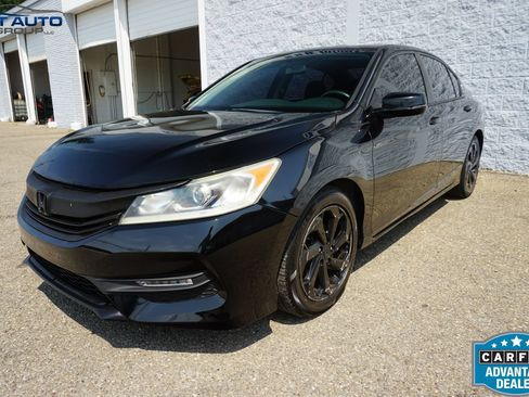 Used 2016 Honda Accord EX image 3