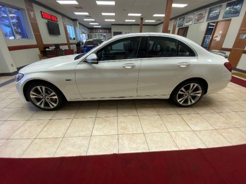 Used 2018 Mercedes-Benz C 350e Sedan w/ Premium Package image 2