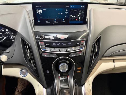 Used 2025 Acura RDX SH-AWD w/ Technology Package image 16