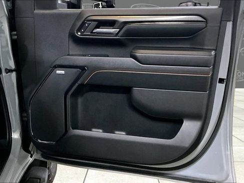 Used 2024 GMC Sierra 2500 AT4 w/ Technology Package image 13