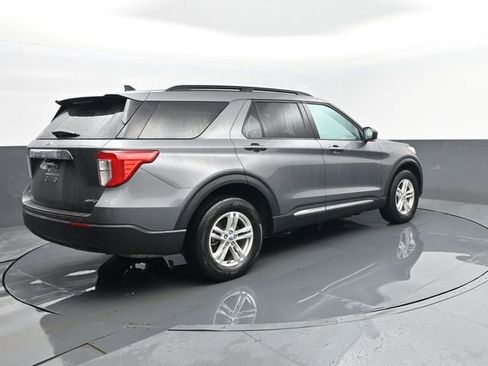 Used 2023 Ford Explorer XLT AWD/4WD image 23