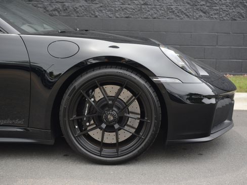 Certified 2025 Porsche 911 Carrera 4 GTS AWD/4WD image 37