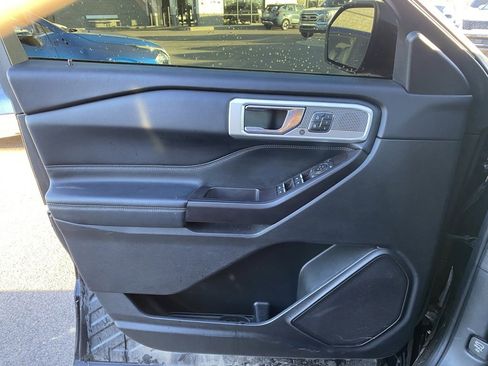 Used 2020 Ford Explorer Limited w/ Class III Trailer Tow Package image 20