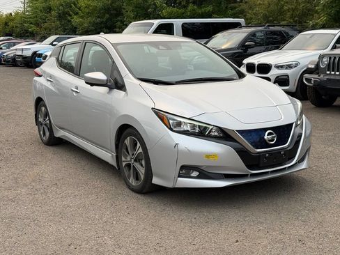 Used 2020 Nissan Leaf SV w/ SV Technology Package FWD image 1