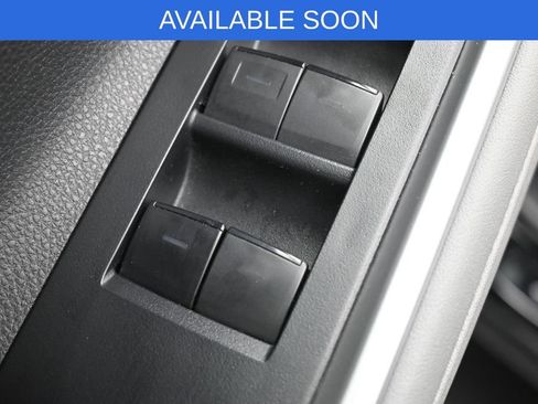Used 2023 Toyota Highlander LE FWD image 13