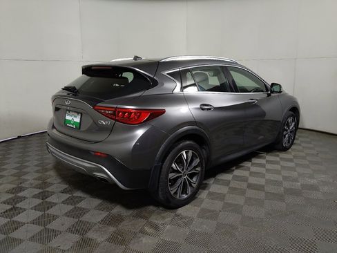 Used 2018 INFINITI QX30 AWD image 10
