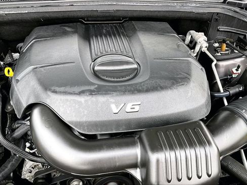 Used 2015 Jeep Grand Cherokee Overland AWD/4WD image 31