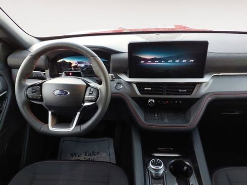 Used 2025 Ford Explorer ST-Line w/ Premium Package image 10