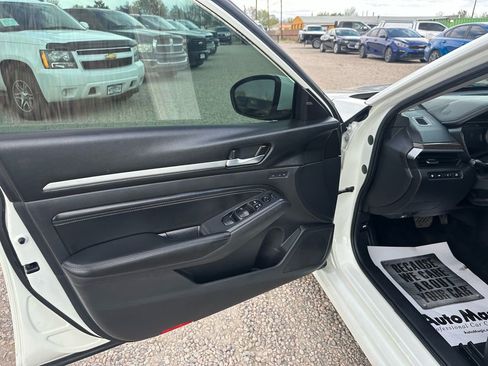 Used 2019 Nissan Altima 2.5 Platinum AWD/4WD image 31