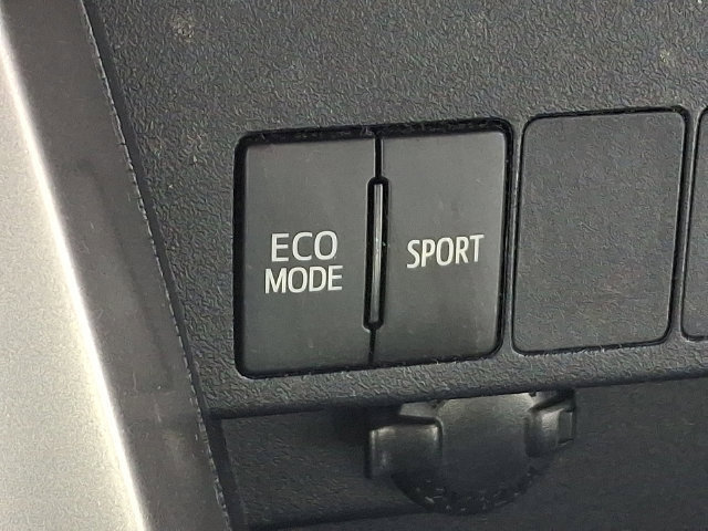 Used 2014 Toyota RAV4 XLE AWD/4WD image 17