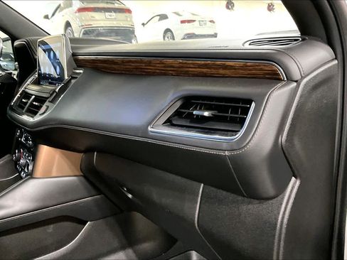 Used 2021 Chevrolet Tahoe High Country w/ Premium Package image 18