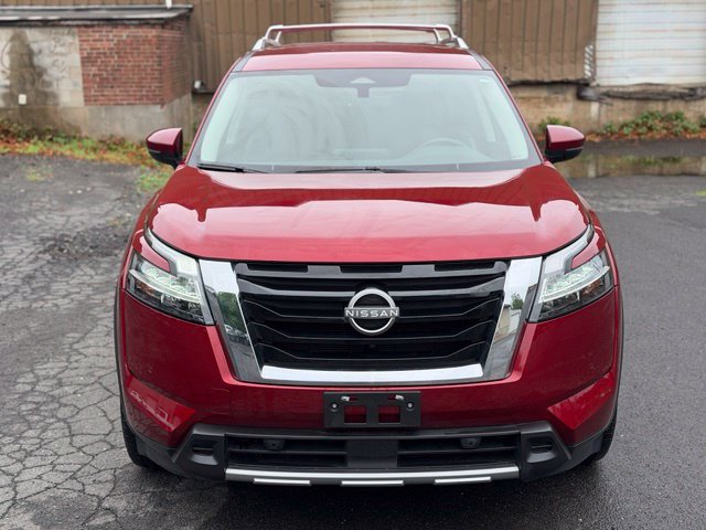 Used 2023 Nissan Pathfinder SL AWD/4WD image 2