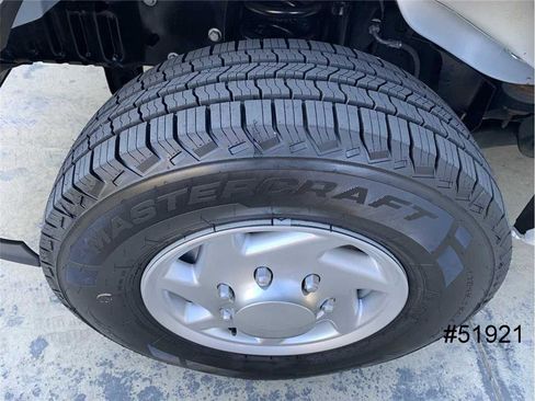 Used 2022 Ford E-350 and Econoline 350 Super Duty w/ Power Windows & Locks Group image 19