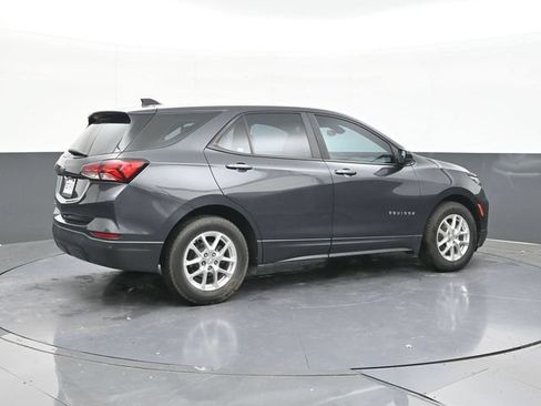Used 2022 Chevrolet Equinox LS w/ Driver Confidence II Package FWD image 15