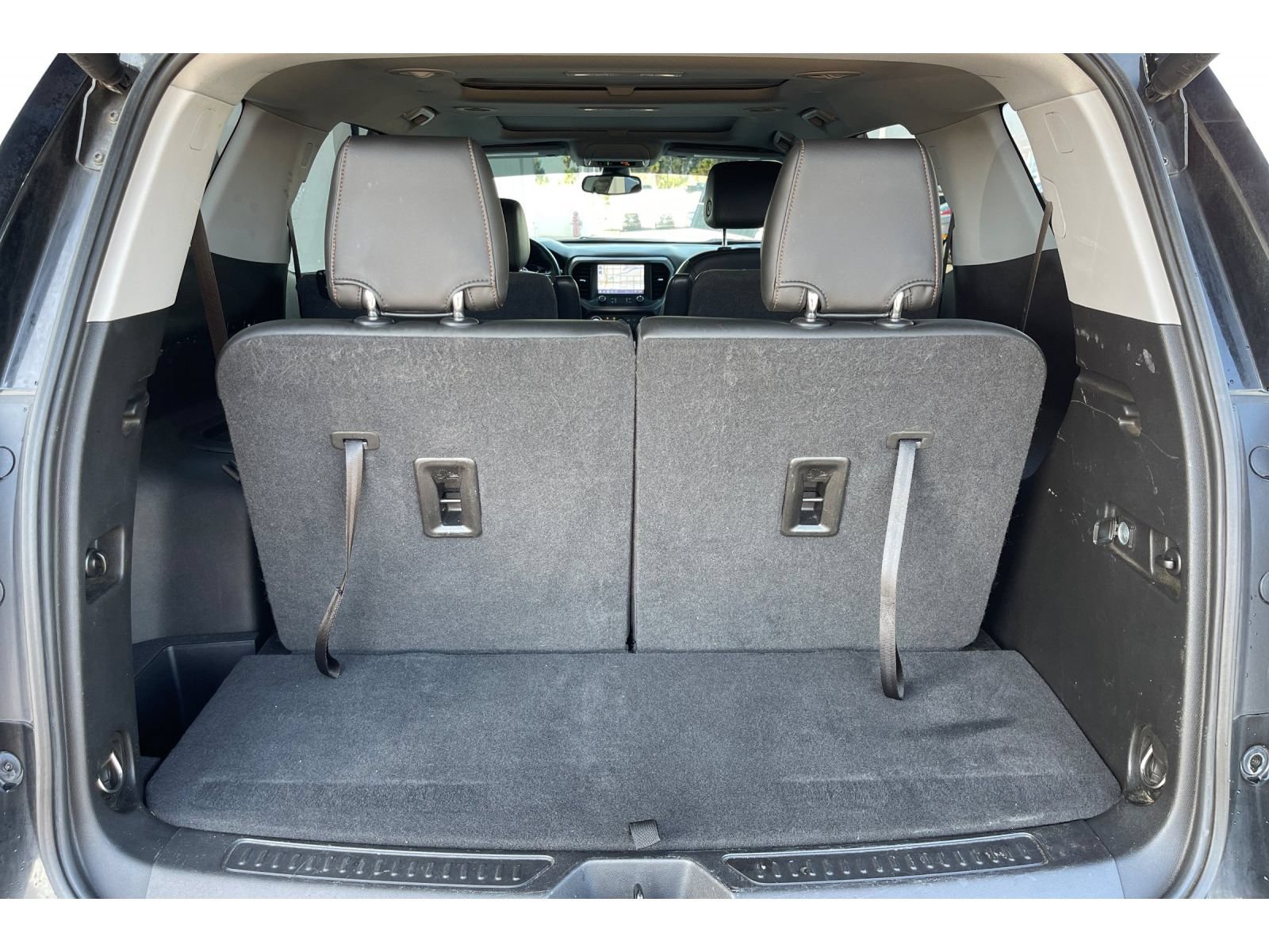 Used 2021 GMC Acadia AT4 w/ Technology Package AWD/4WD image 18