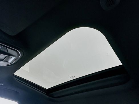 New 2025 Jeep Grand Cherokee Altitude image 14