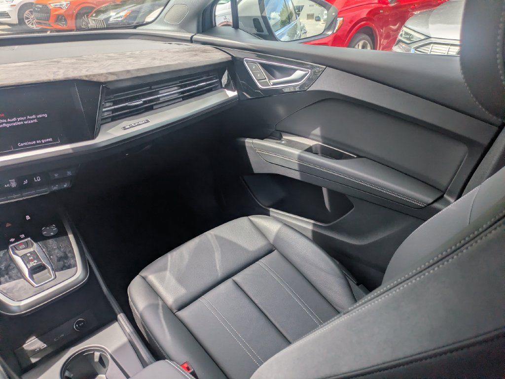 Used 2025 Audi Q4 e-tron Premium AWD/4WD image 28