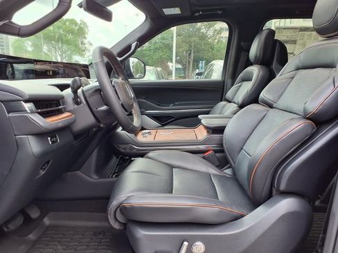 New 2026 Lincoln Navigator L Black Label AWD/4WD image 7