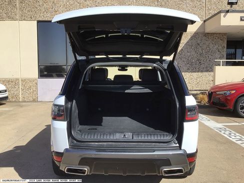 Used 2019 Land Rover Range Rover Sport HSE image 16