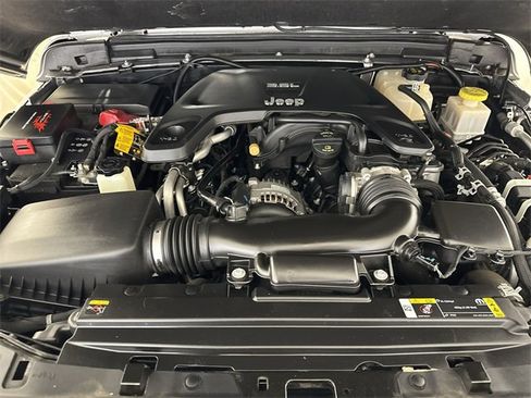 Used 2021 Jeep Gladiator Sport image 26