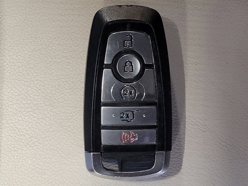Used 2020 Ford Edge Titanium w/ Cargo Accessory Package FWD image 32