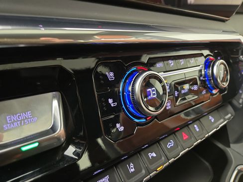 Used 2024 GMC Sierra 2500 Denali Ultimate image 27