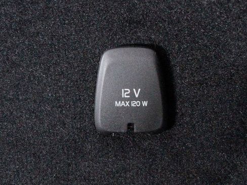 Certified 2025 Volvo XC90 B6 Plus w/ Protection Package Premier image 44